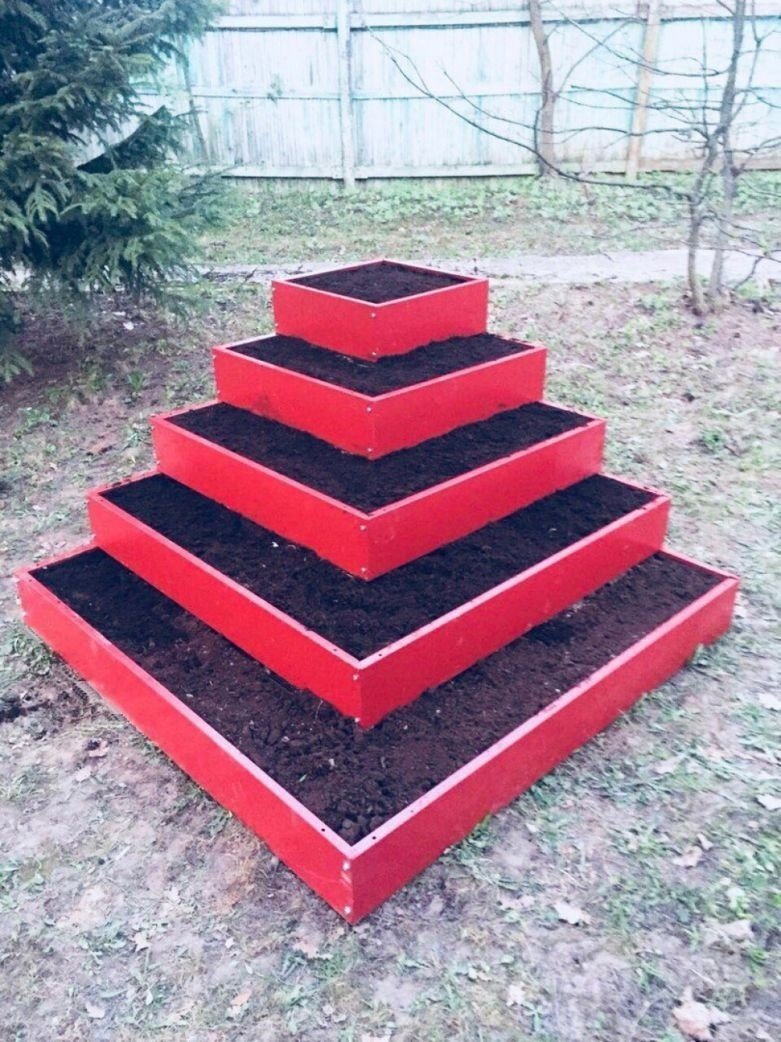 Клумба прямоугольная четырехъярусная пирамида оцинкованная