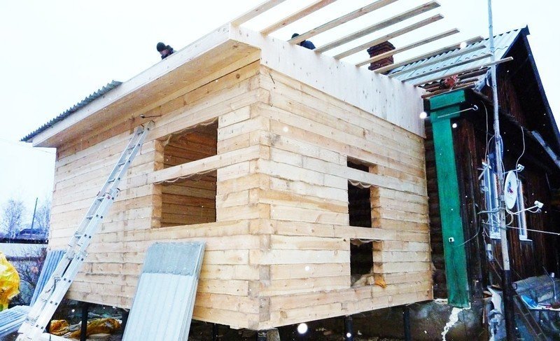 Пристрой к деревянному дому из бруса